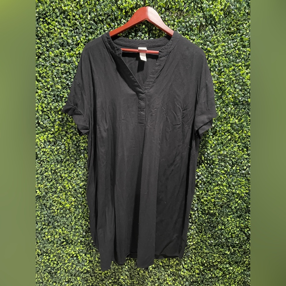 H & M Black Tshirt dress or tunic v neck